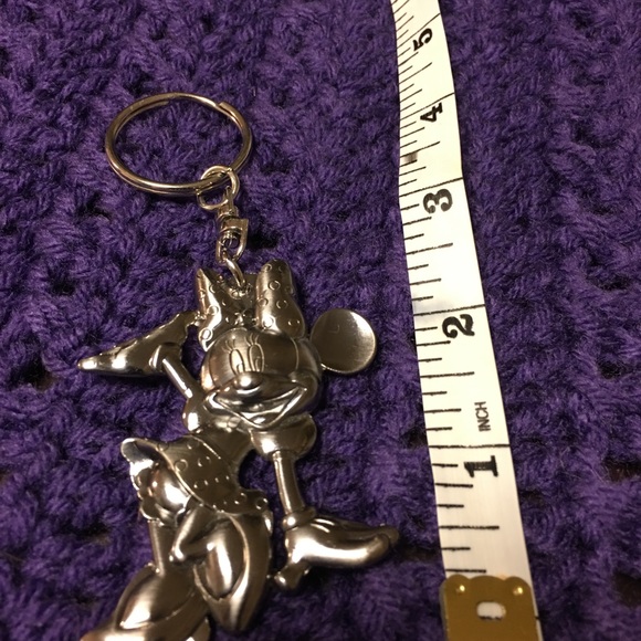 Mini Mouse Metal Key Chain - Picture 2 of 8